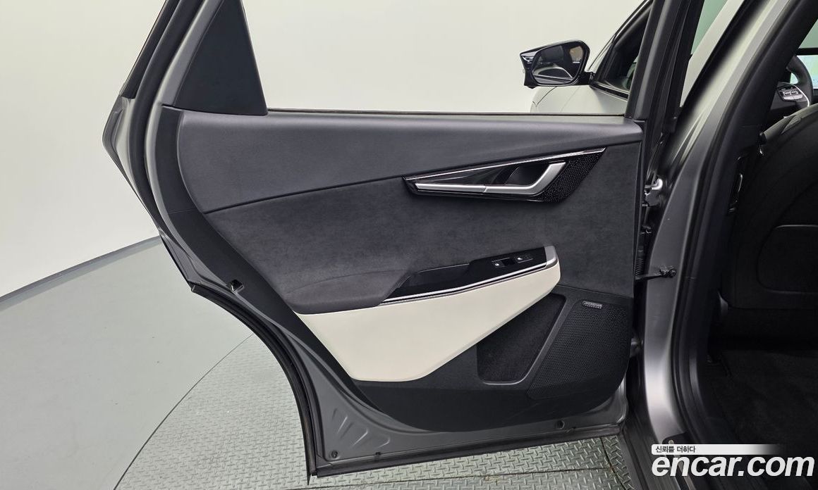 Kia EV6 фото 25