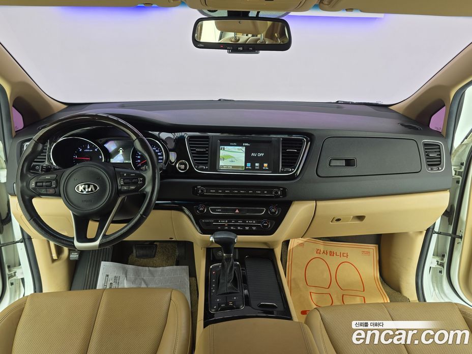 Kia Carnival 3rd Gen фото 11