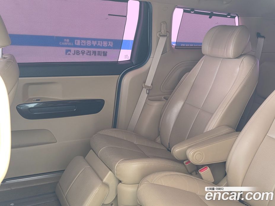 Kia Carnival 3rd Gen фото 13