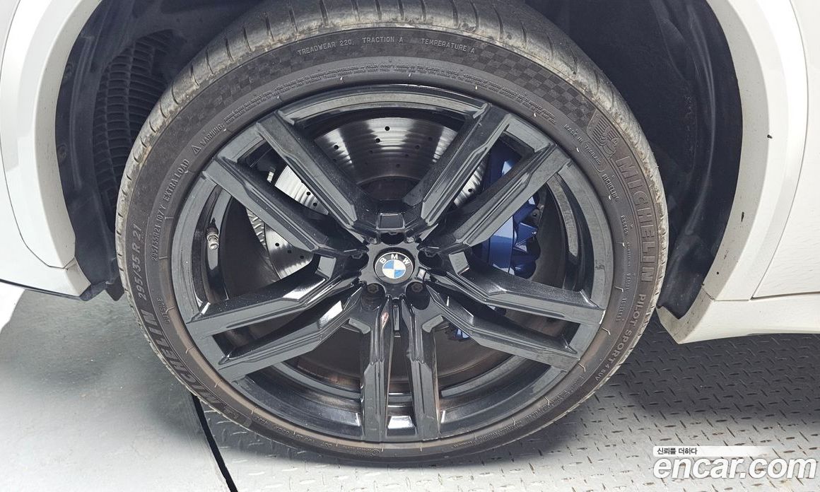 BMW X5M (G05) фото 5
