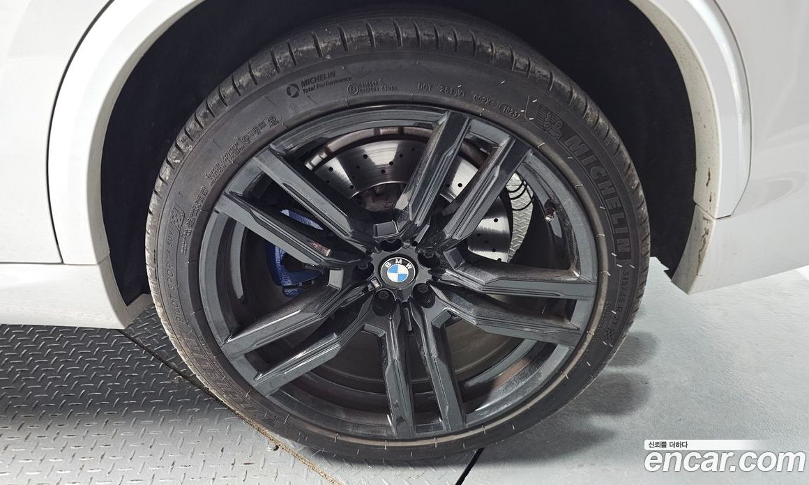 BMW X5M (G05) фото 21