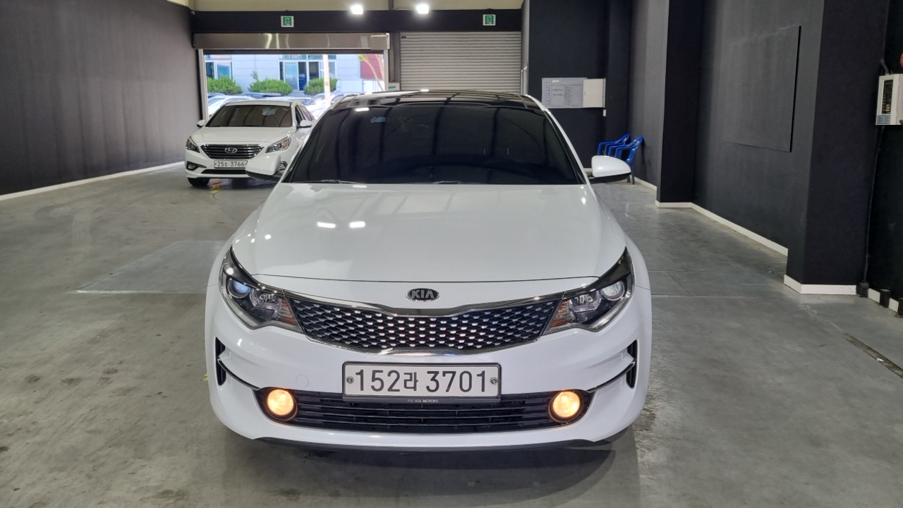 Kia K5 2nd Gen фото 3
