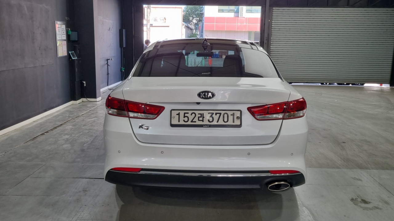 Kia K5 2nd Gen фото 4