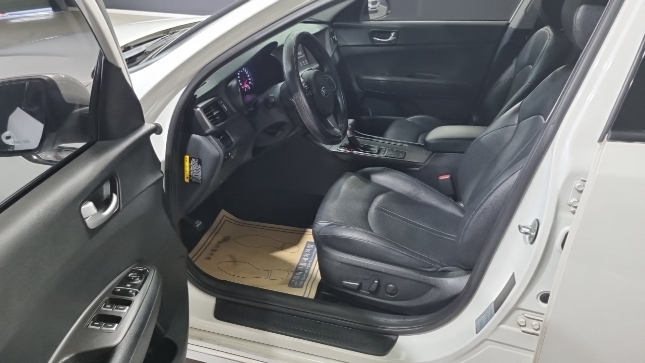 Kia K5 2nd Gen фото 10