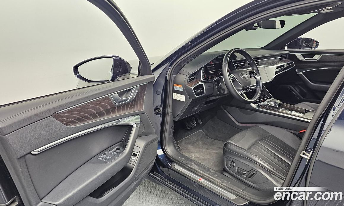 Audi A6 (C8) фото 10