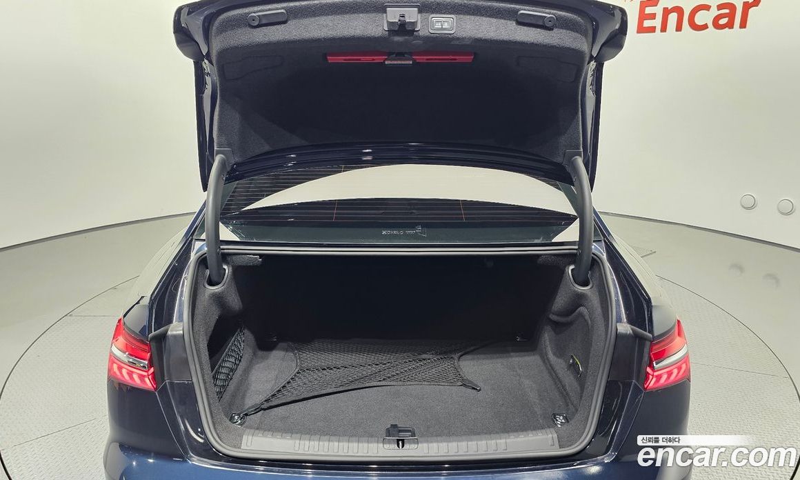 Audi A6 (C8) фото 16