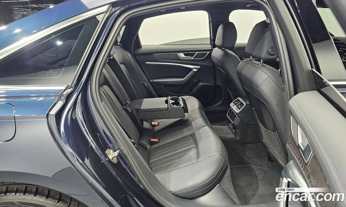 Audi A6 (C8) фото 18