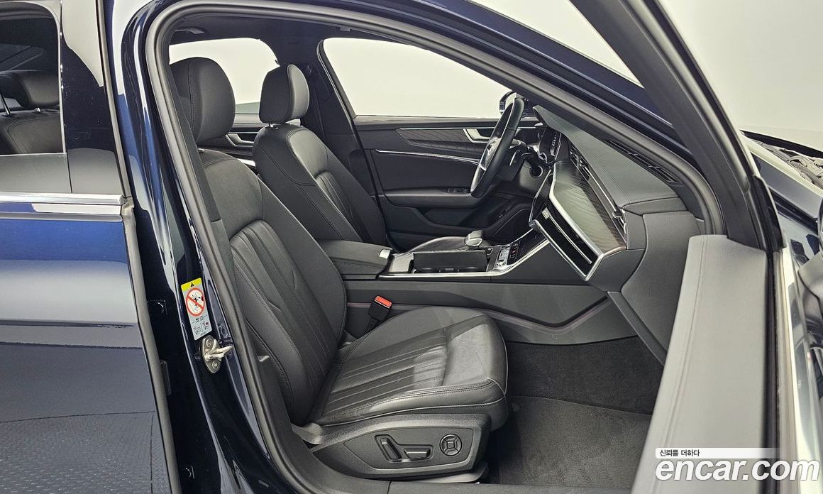 Audi A6 (C8) фото 26