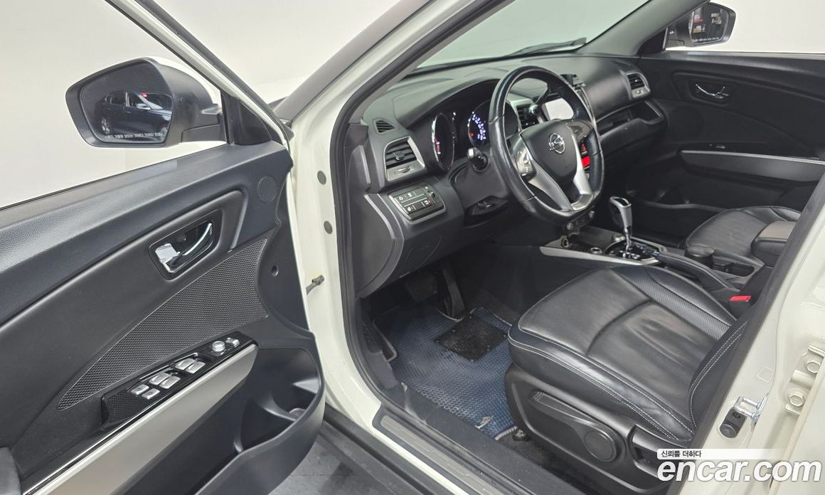 SsangYong (KG Mobility) Tivoli фото 10
