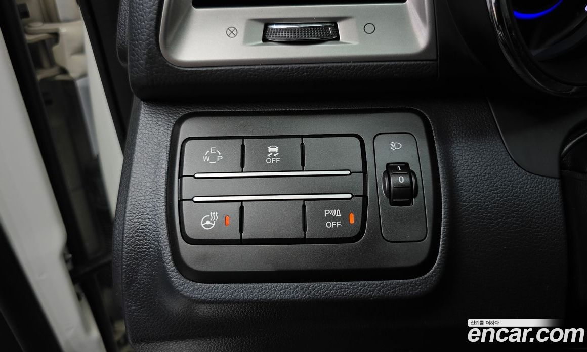 SsangYong (KG Mobility) Tivoli фото 18