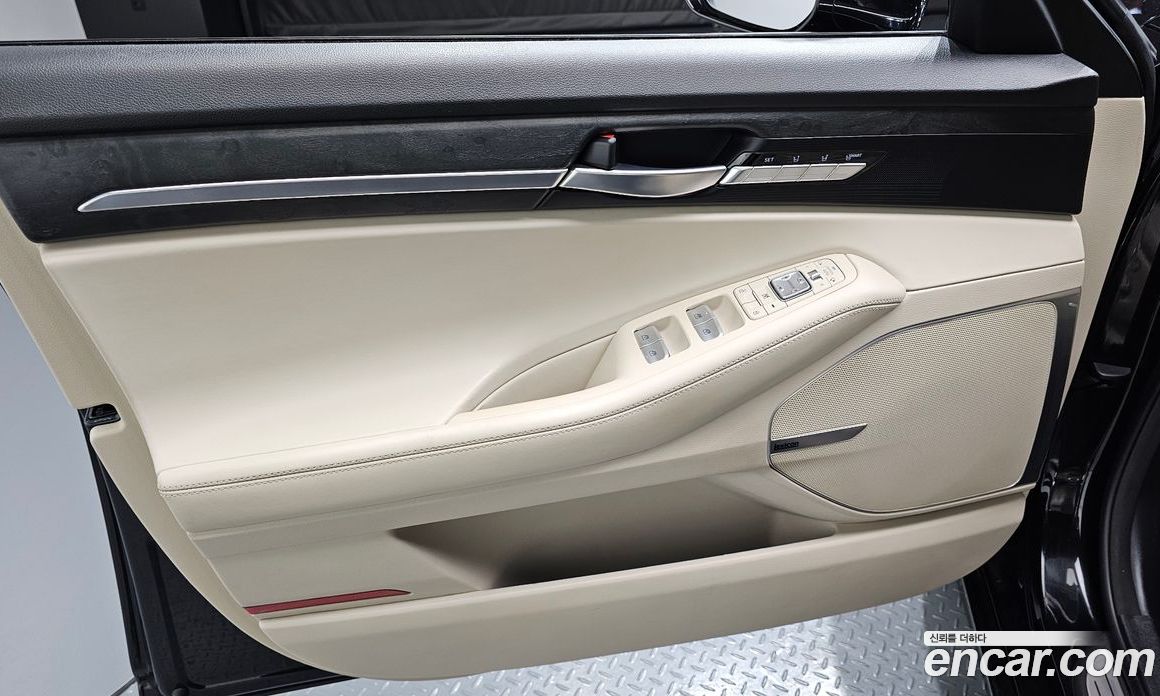 Genesis G90 фото 24