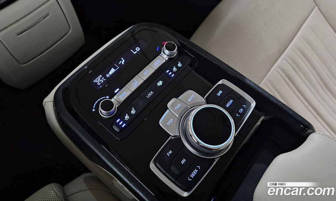 Genesis G90 фото 29