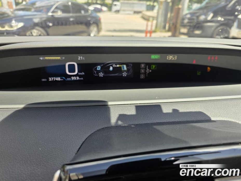 Toyota Prius Prime фото 6