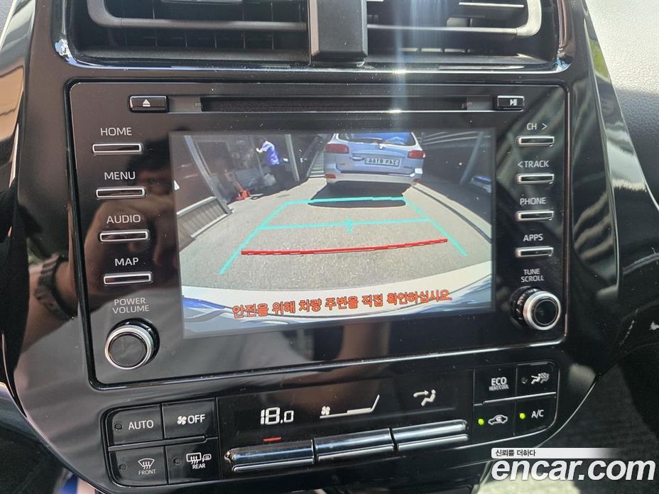 Toyota Prius Prime фото 8