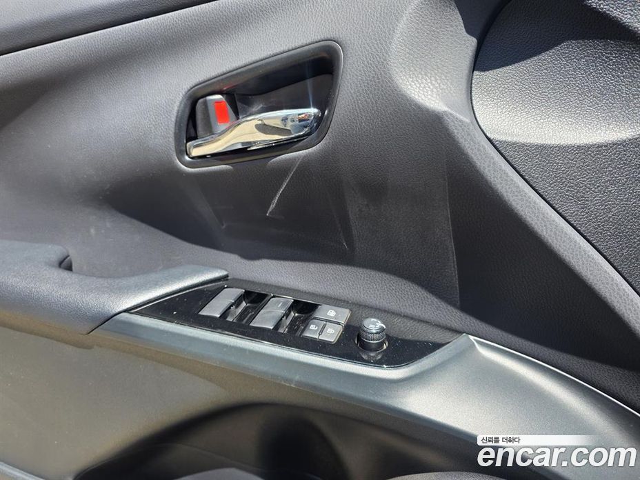 Toyota Prius Prime фото 13