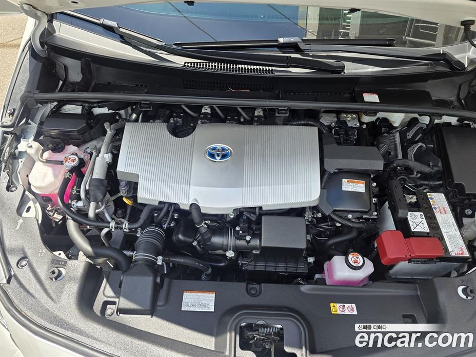Toyota Prius Prime фото 20