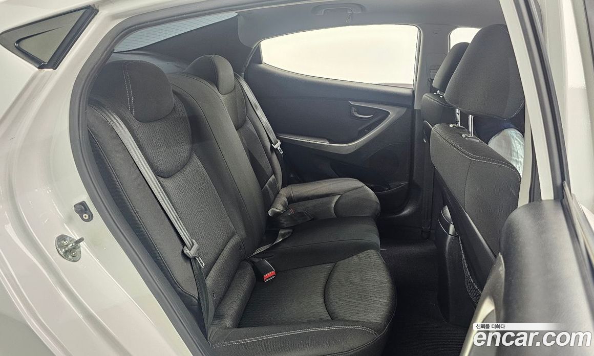 Hyundai Avante (MD) фото 11