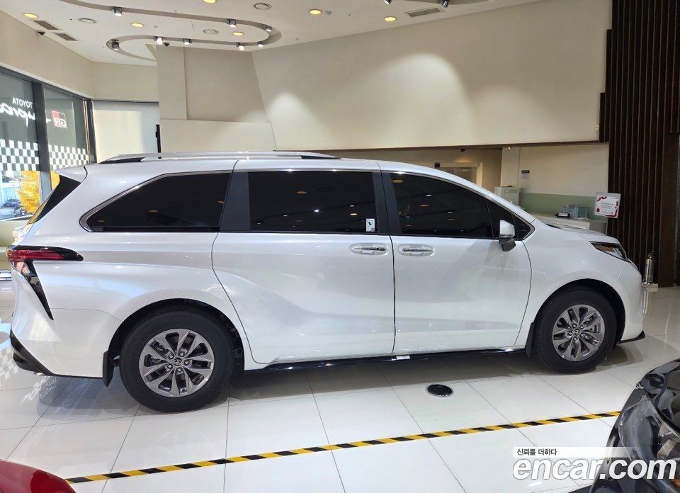 Toyota Sienna 4th Gen фото 5