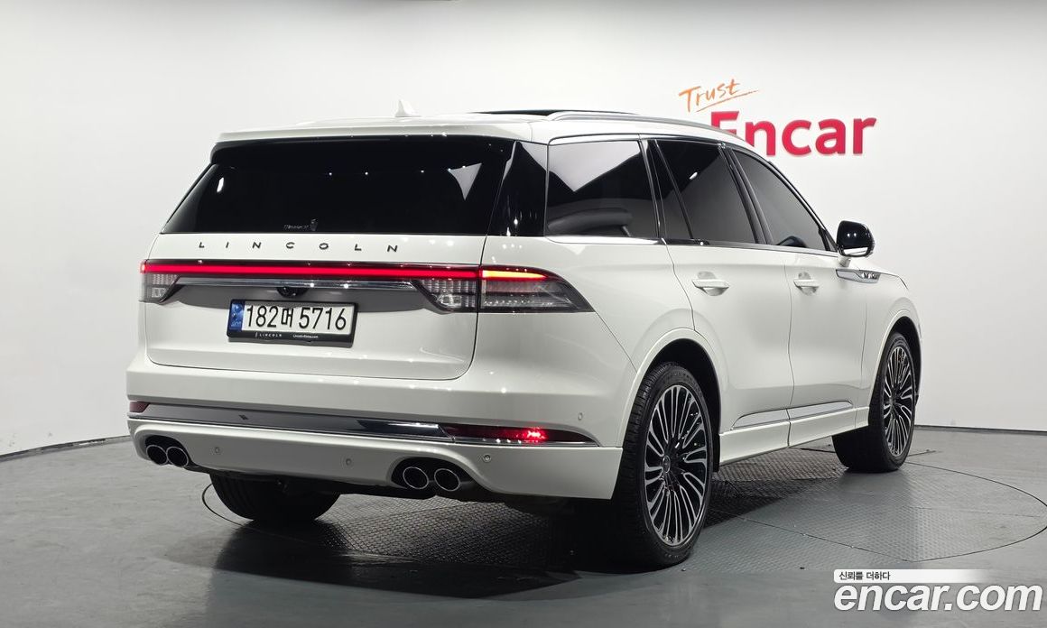 Lincoln Aviator 2nd Gen фото 2