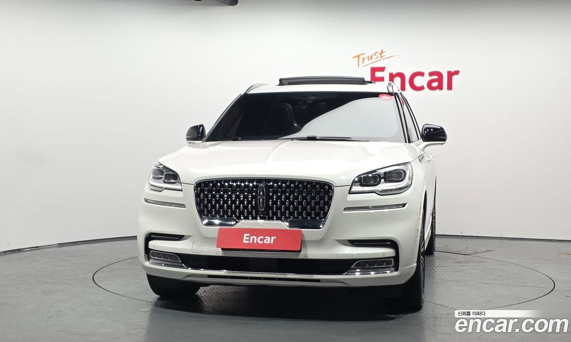 Lincoln Aviator 2nd Gen фото 3