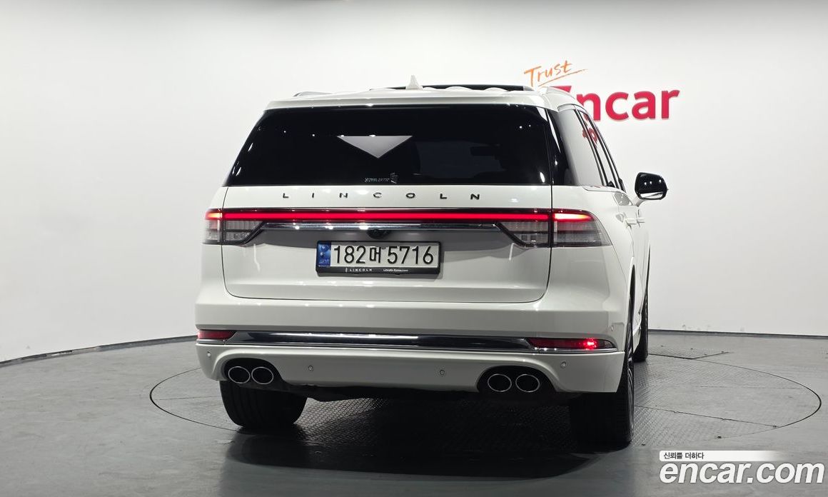 Lincoln Aviator 2nd Gen фото 4
