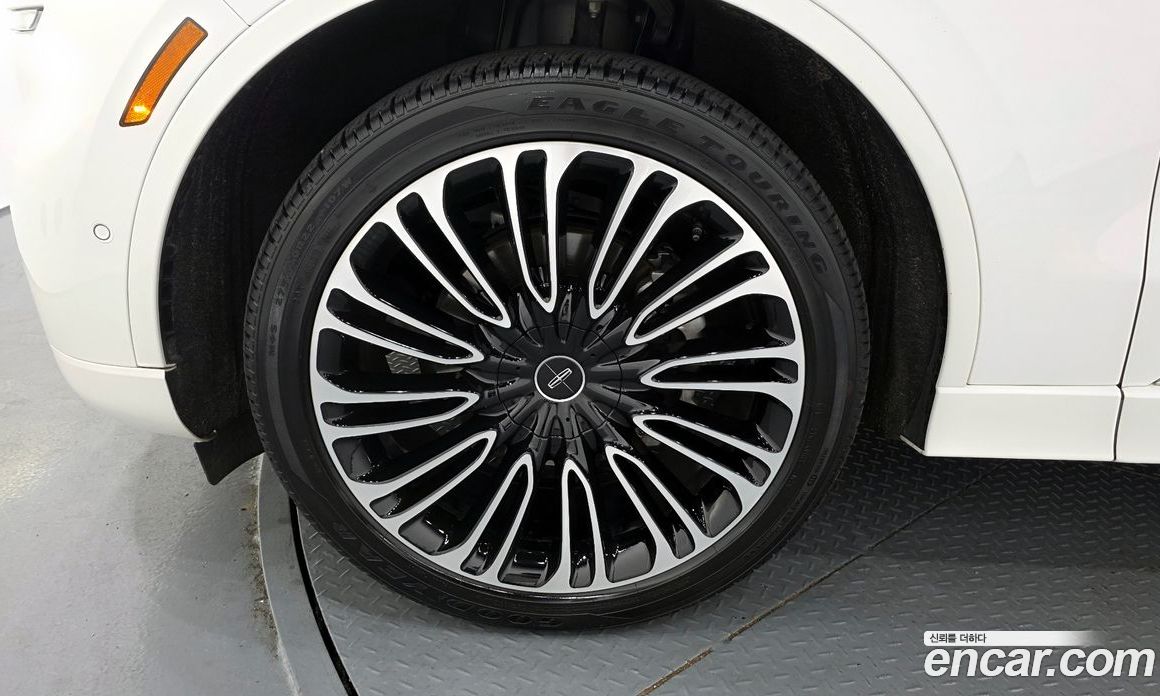 Lincoln Aviator 2nd Gen фото 5