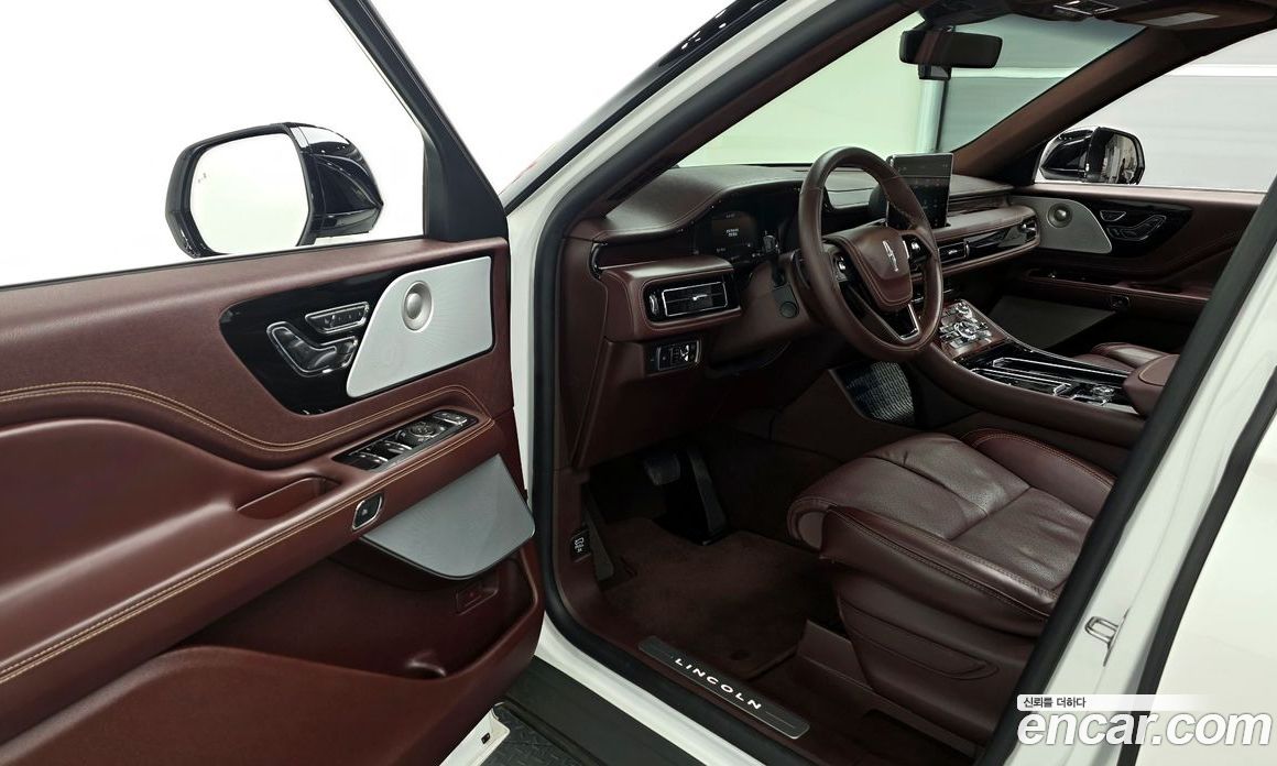 Lincoln Aviator 2nd Gen фото 10