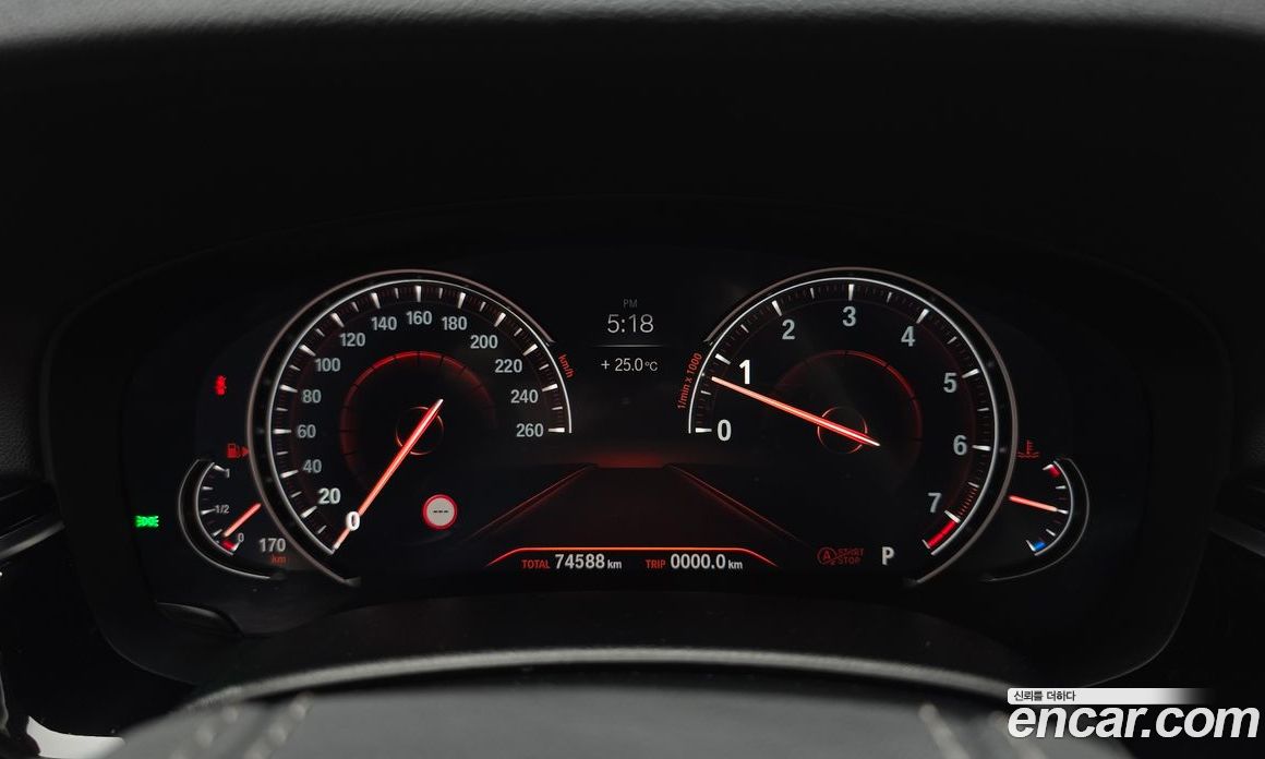 BMW 5-Series (G30) фото 8