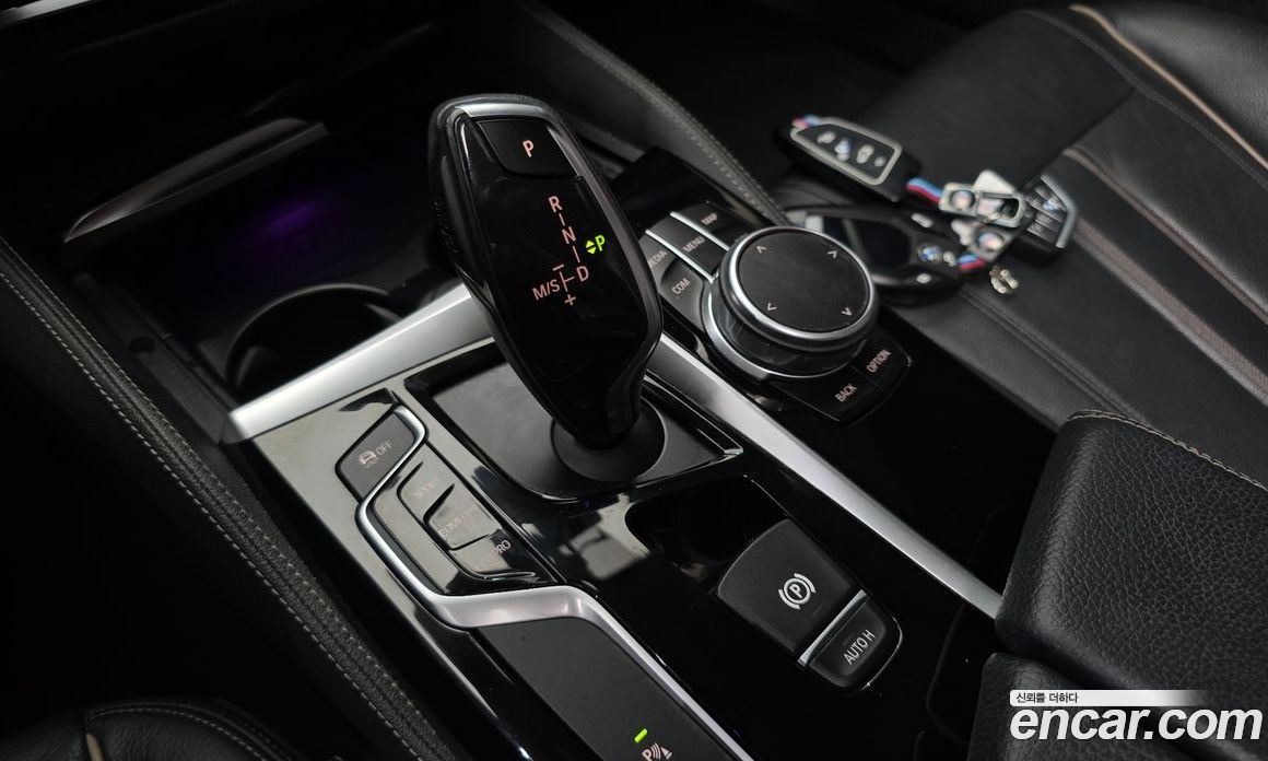 BMW 5-Series (G30) фото 9