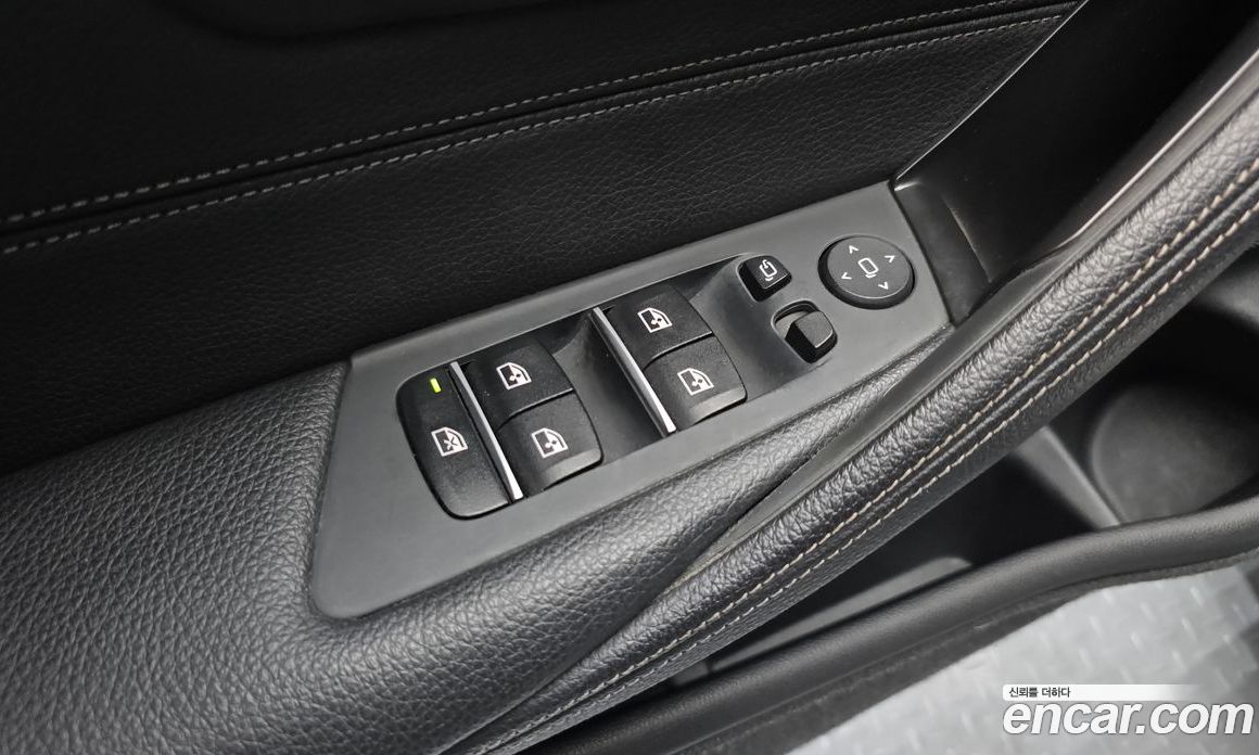 BMW 5-Series (G30) фото 29