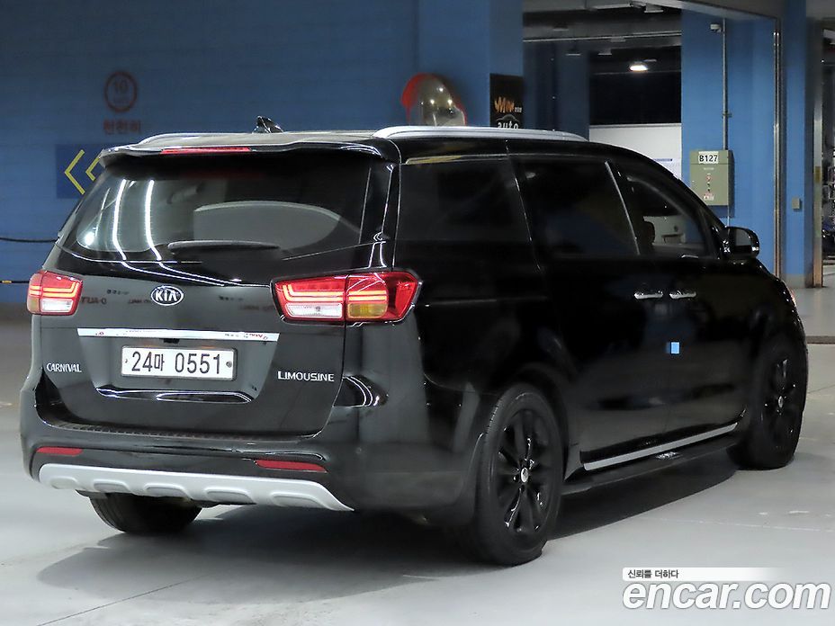 Kia Carnival 3rd Gen фото 2