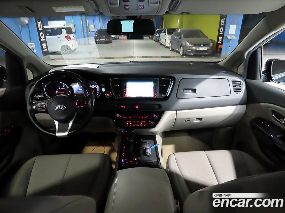 Kia Carnival 3rd Gen фото 7