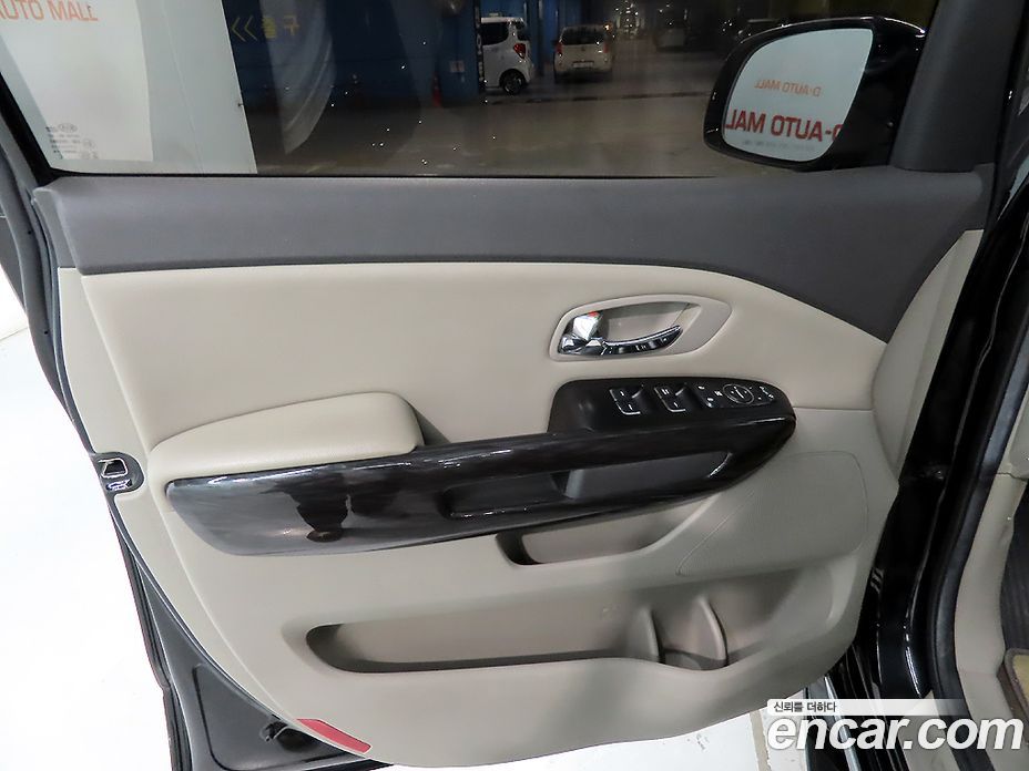 Kia Carnival 3rd Gen фото 14