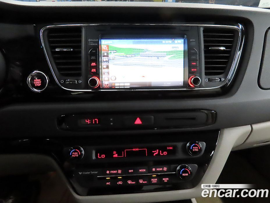 Kia Carnival 3rd Gen фото 17