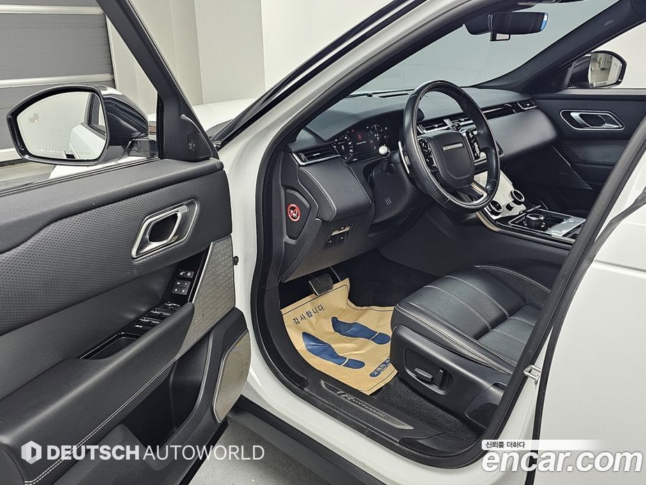 Land Rover Range Rover Velar фото 11
