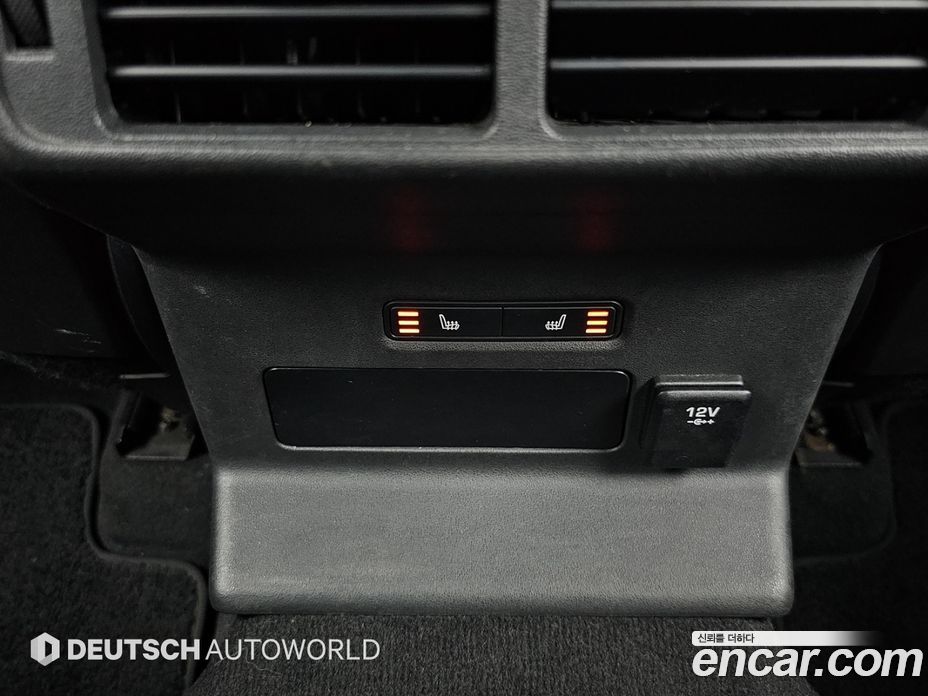 Land Rover Range Rover Velar фото 16