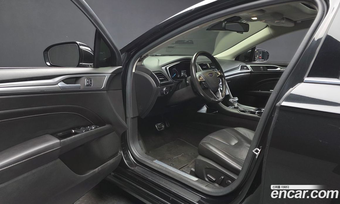 Ford Fusion фото 10