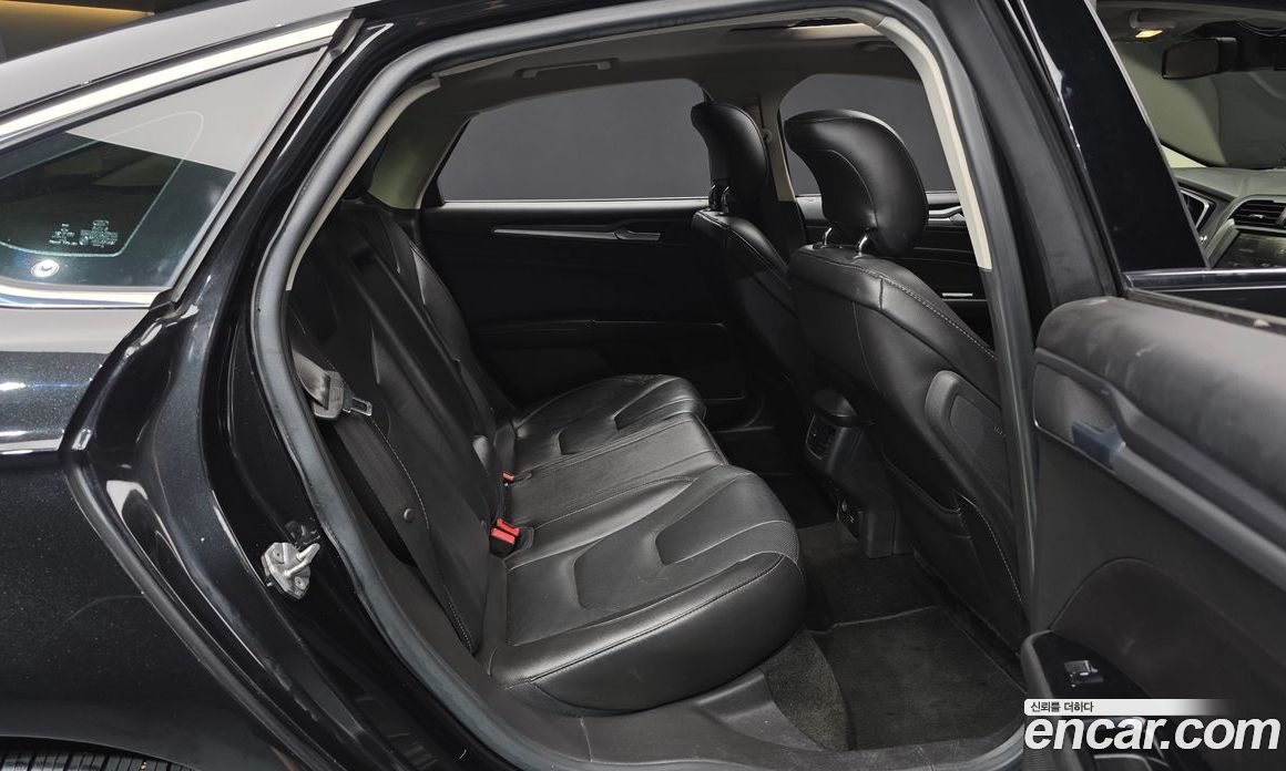 Ford Fusion фото 11