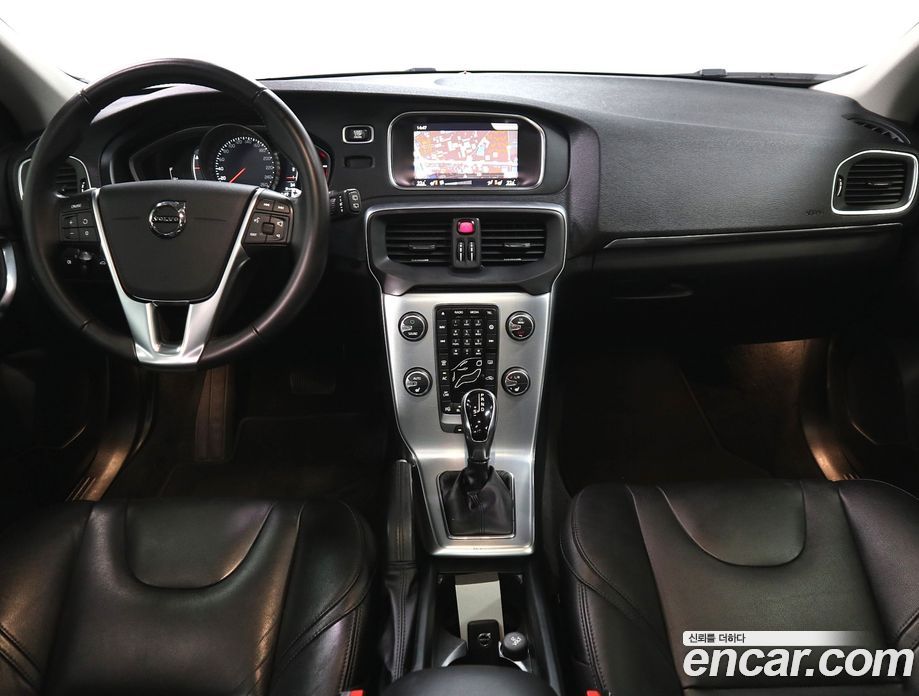 Volvo V40 фото 5