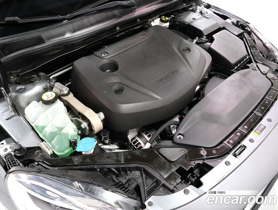 Volvo V40 фото 6