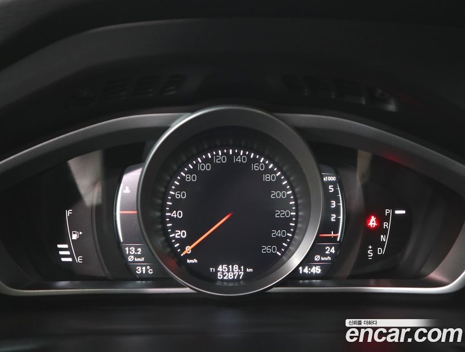 Volvo V40 фото 7