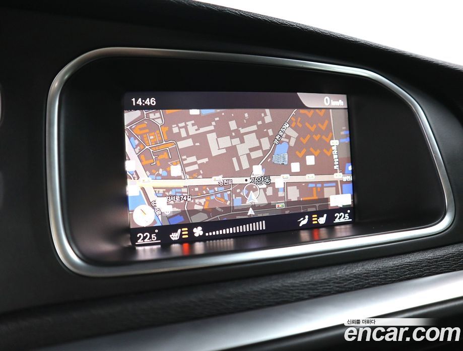 Volvo V40 фото 12