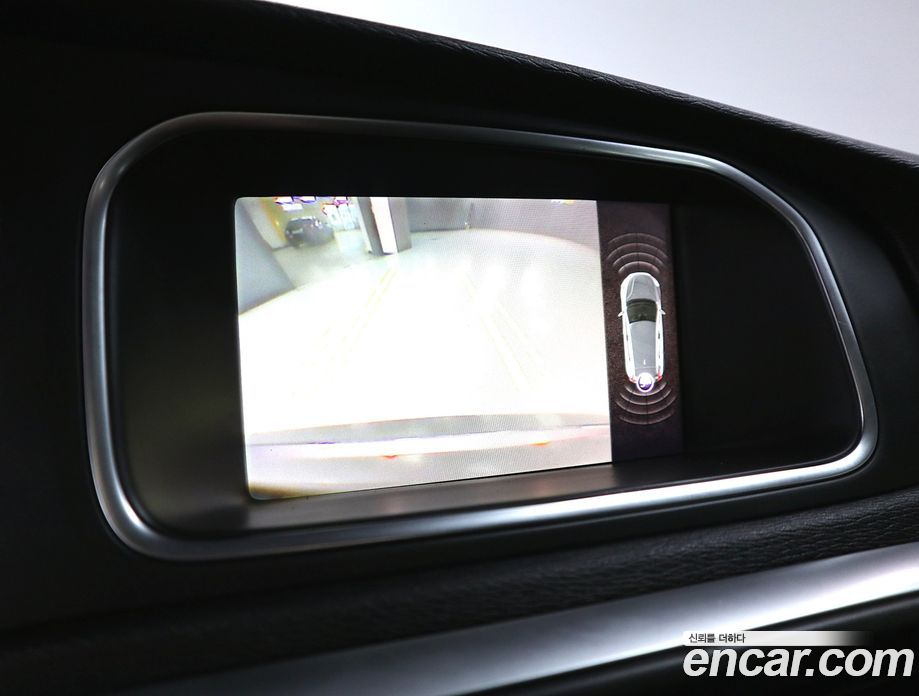 Volvo V40 фото 13