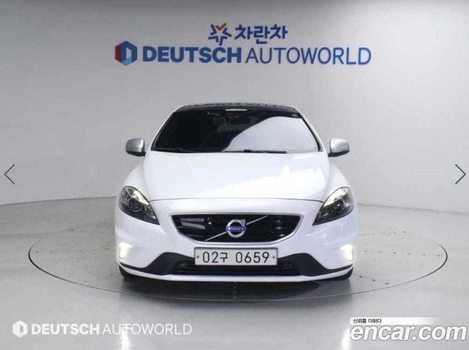 Volvo V40 фото 3