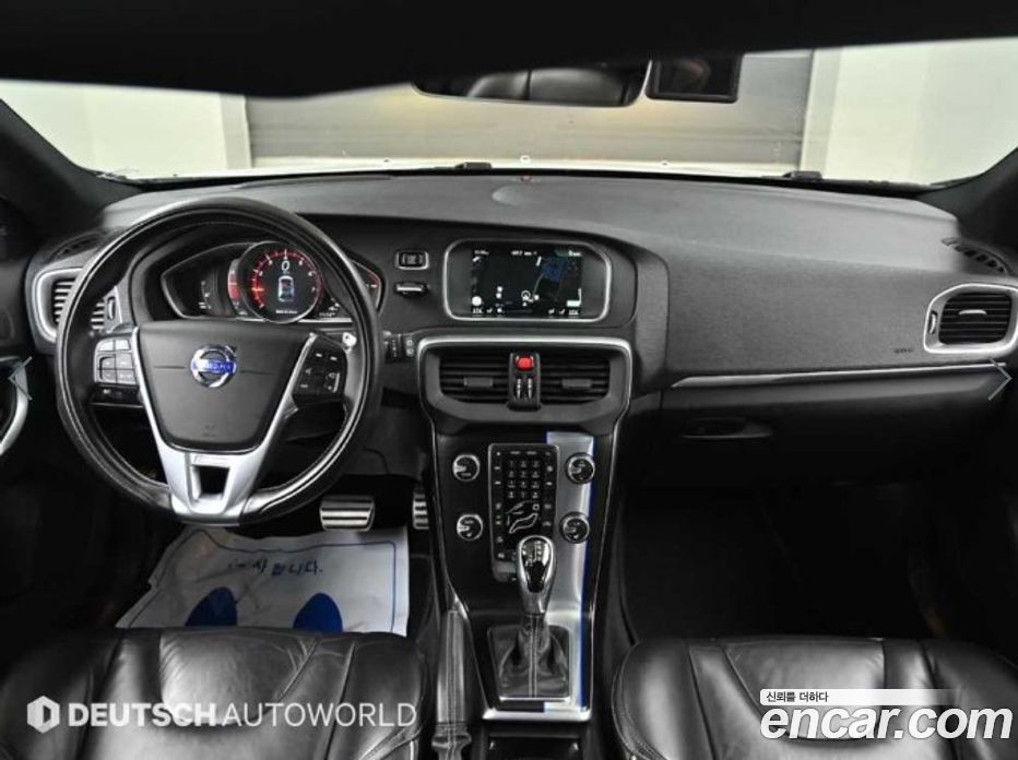 Volvo V40 фото 7