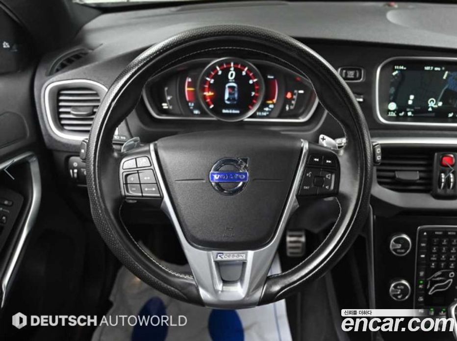 Volvo V40 фото 13