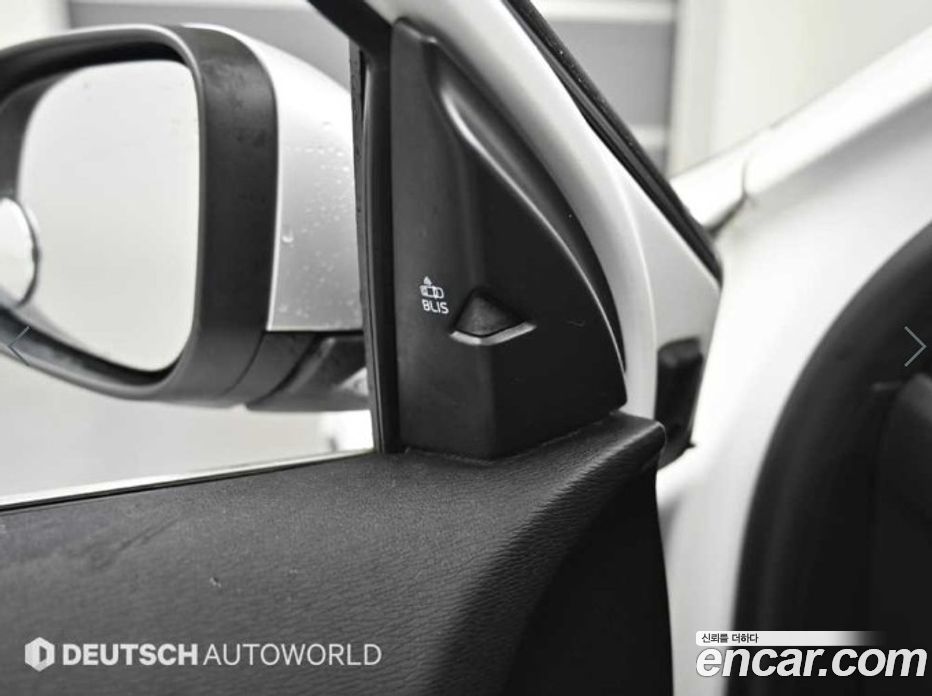 Volvo V40 фото 17