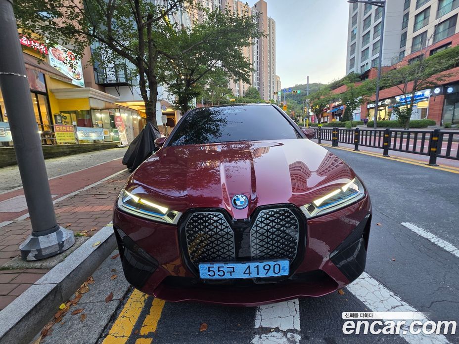 BMW iX