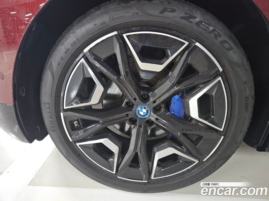 BMW iX фото 5