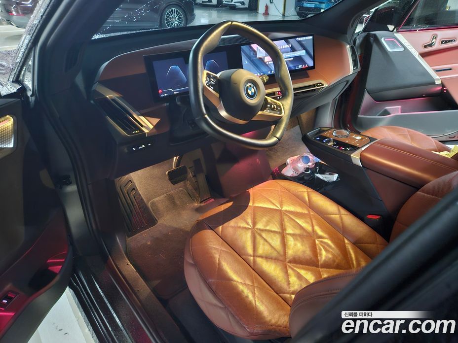 BMW iX фото 7